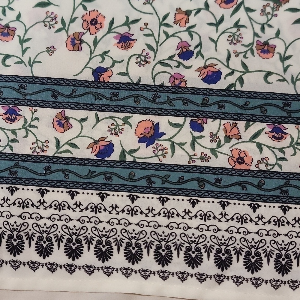 LUSH Boho Floral Tie Top - Picture 7 of 9